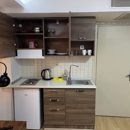 מלון דירות Elegance 4*