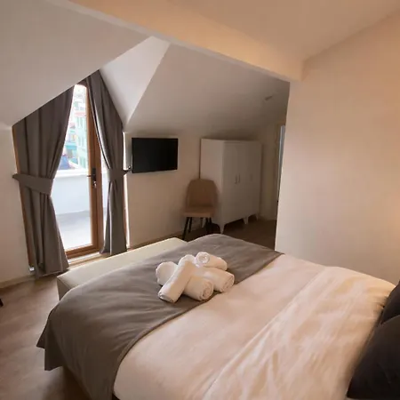 Elegance 4*