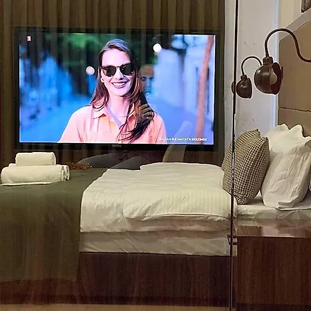 Elegance Apartmanhotel 4*