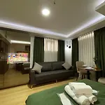 Elegance Aparthotel 4*